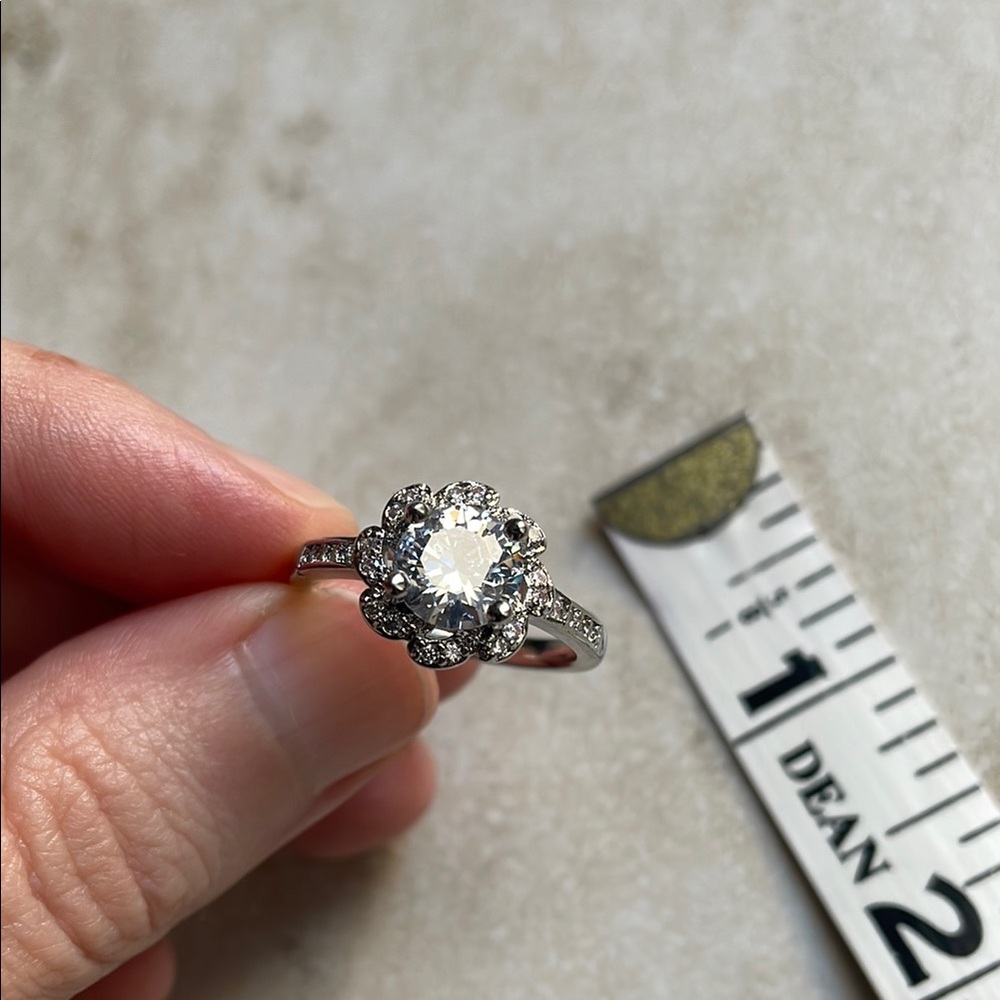 🖤5/$25 Elegant Silver size 8 zircon Diamond Ring - Picture 11 of 16
